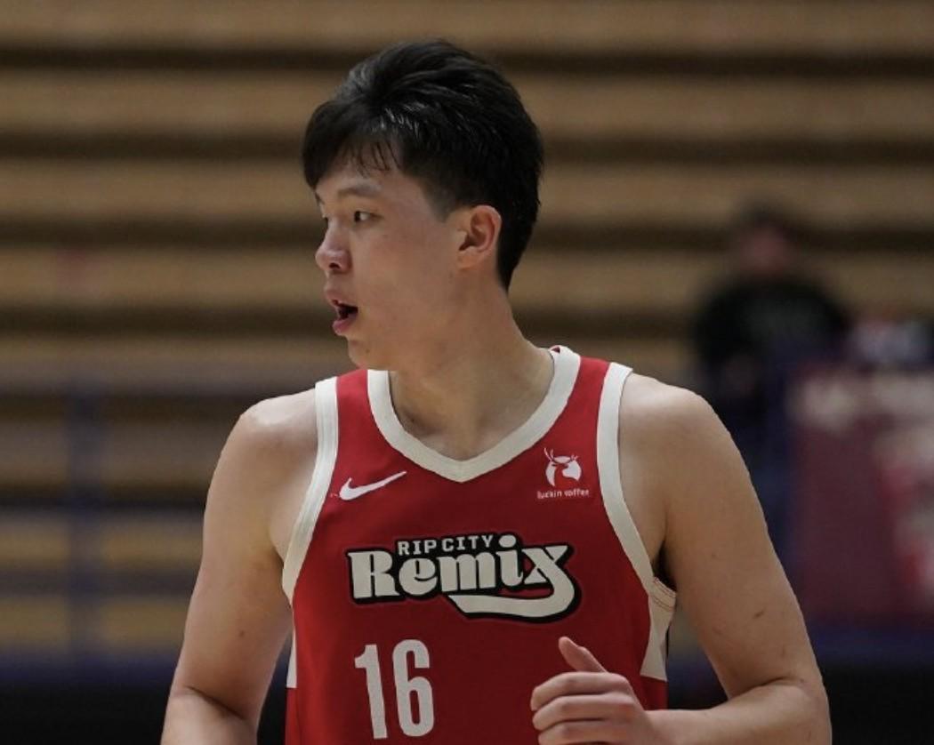 乐鱼体育-正负值全场最低，杨瀚森13中4得13分7篮板&amp;amp;出现5失误5犯规